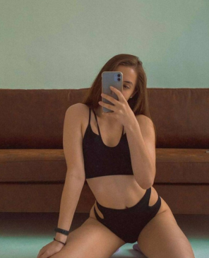 Виктория, 38